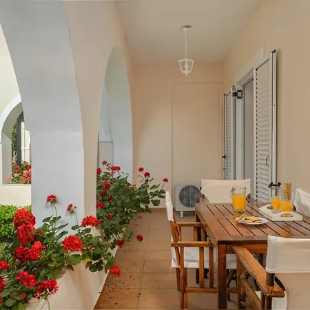 Phoenix Apartment *